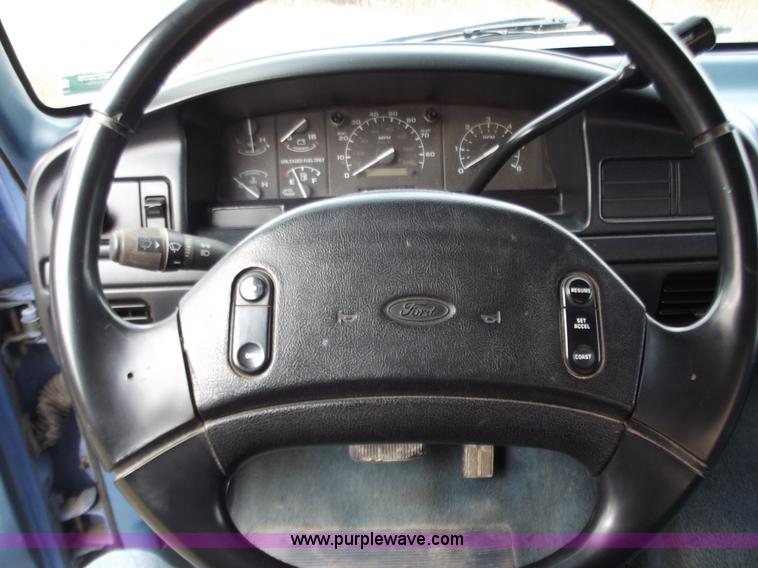 image for item B6260 1997 Ford F250 XLT SuperCab pickup truck