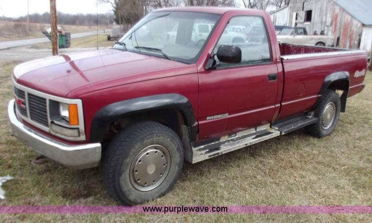 image for item B6261 1990 GMC Sierra 2500 pickup truck