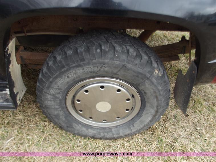 image for item B6261 1990 GMC Sierra 2500 pickup truck