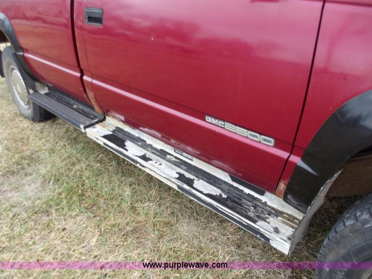 image for item B6261 1990 GMC Sierra 2500 pickup truck