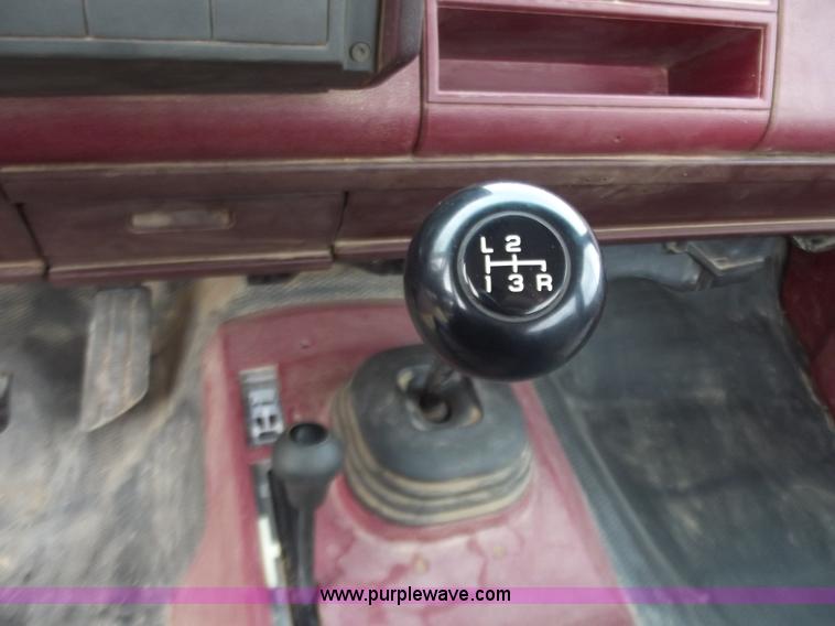 image for item B6261 1990 GMC Sierra 2500 pickup truck