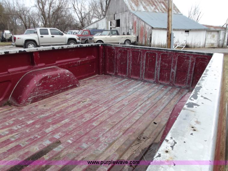 image for item B6261 1990 GMC Sierra 2500 pickup truck