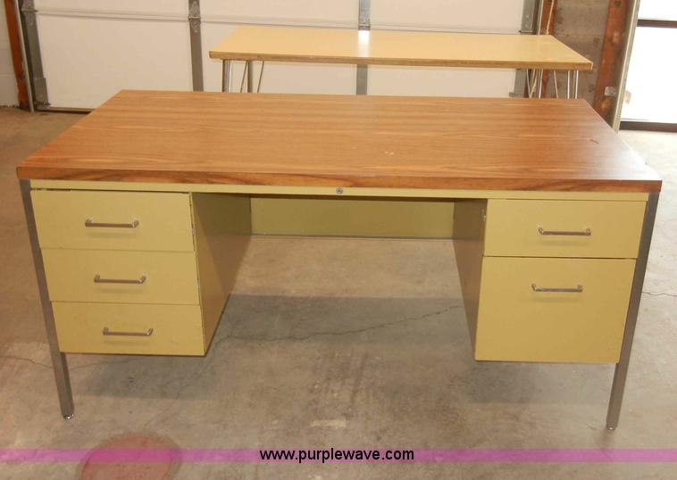 image for item C4198 Assorted furniture