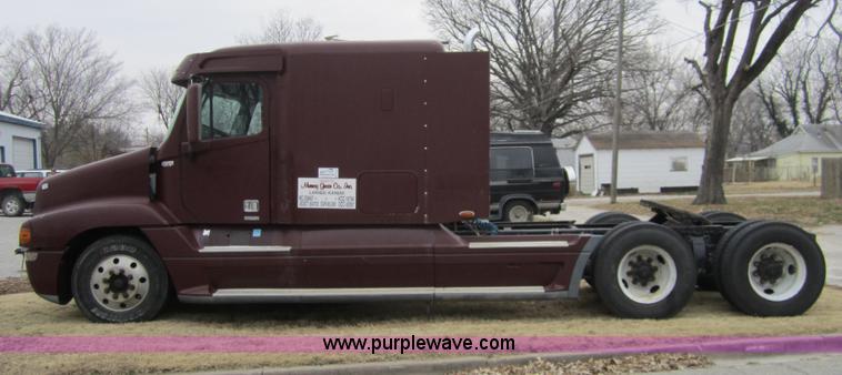 image for item C5252 2000 Freightliner Century Class FLC120 semi truck