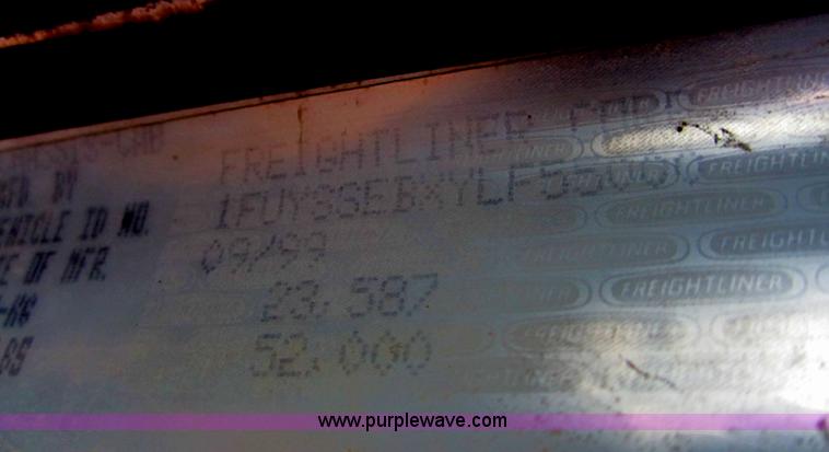 image for item C5252 2000 Freightliner Century Class FLC120 semi truck