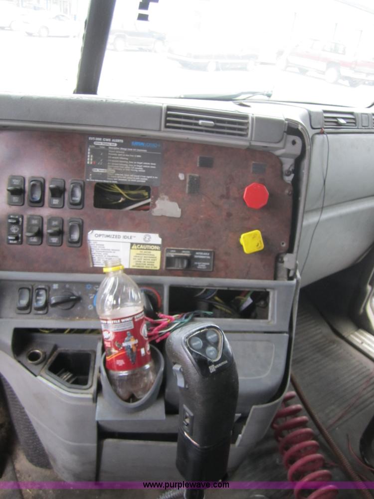 image for item C5252 2000 Freightliner Century Class FLC120 semi truck