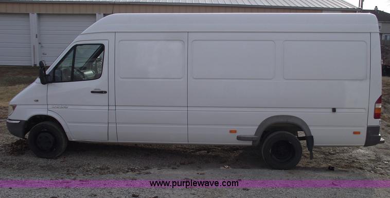 image for item C5912 2004 Dodge 3500 Sprinter cargo van