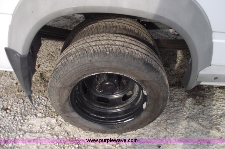 image for item C5912 2004 Dodge 3500 Sprinter cargo van