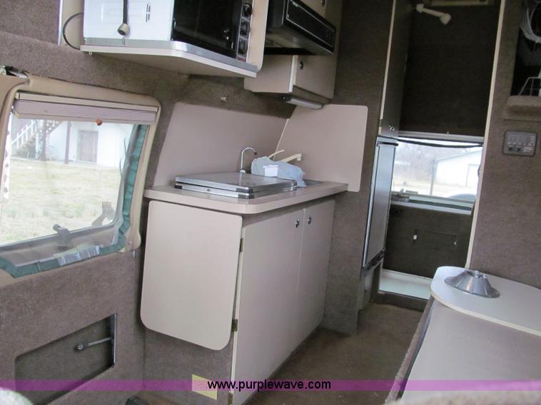 image for item D3048 1996 Dodge Coach House 19ft motorhome