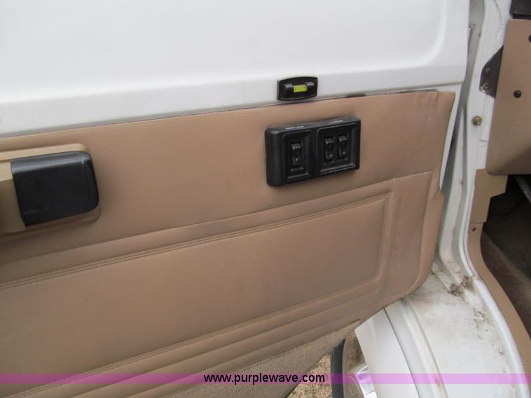 image for item D3048 1996 Dodge Coach House 19ft motorhome