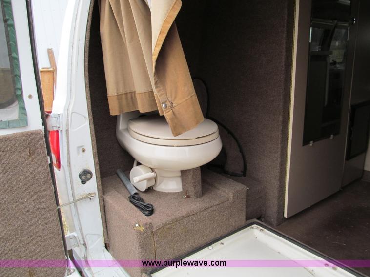 image for item D3048 1996 Dodge Coach House 19ft motorhome