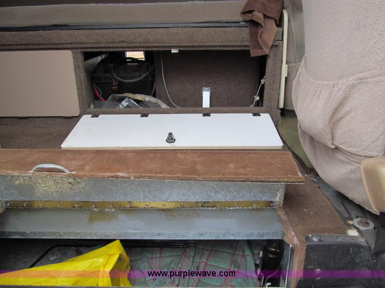 image for item D3048 1996 Dodge Coach House 19ft motorhome