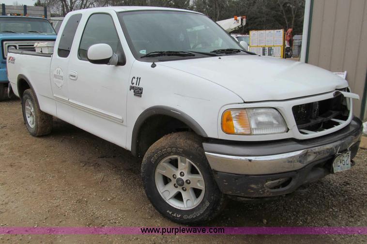 image for item D3050 2003 Ford F150 extended cab pickup