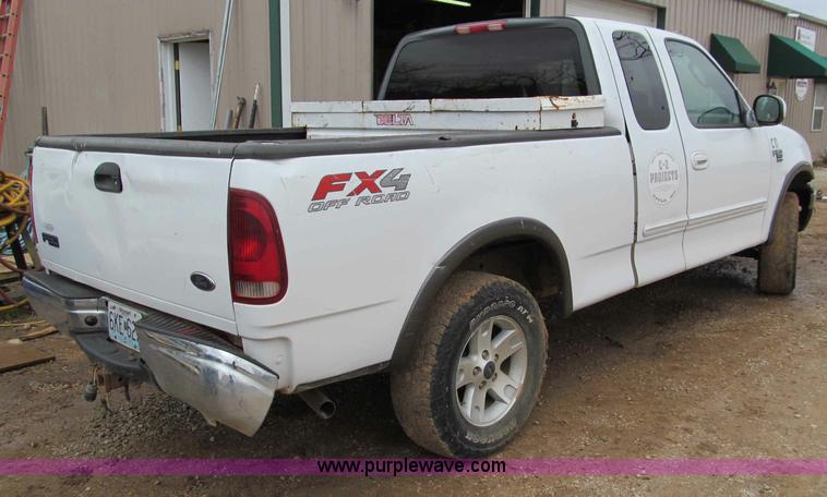 image for item D3050 2003 Ford F150 extended cab pickup