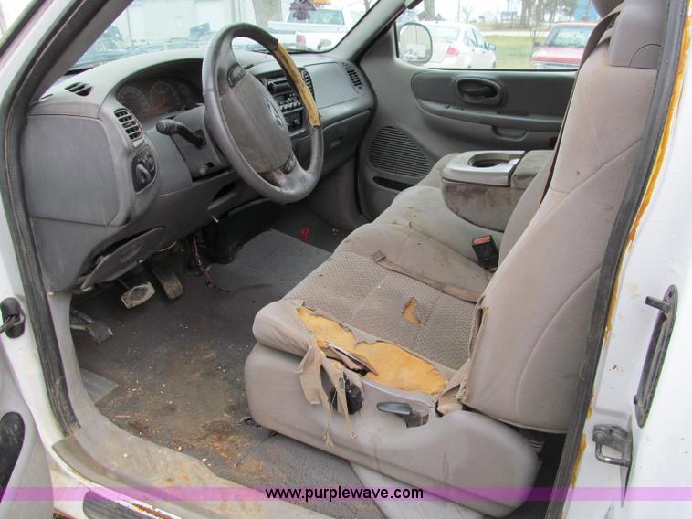 image for item D3050 2003 Ford F150 extended cab pickup