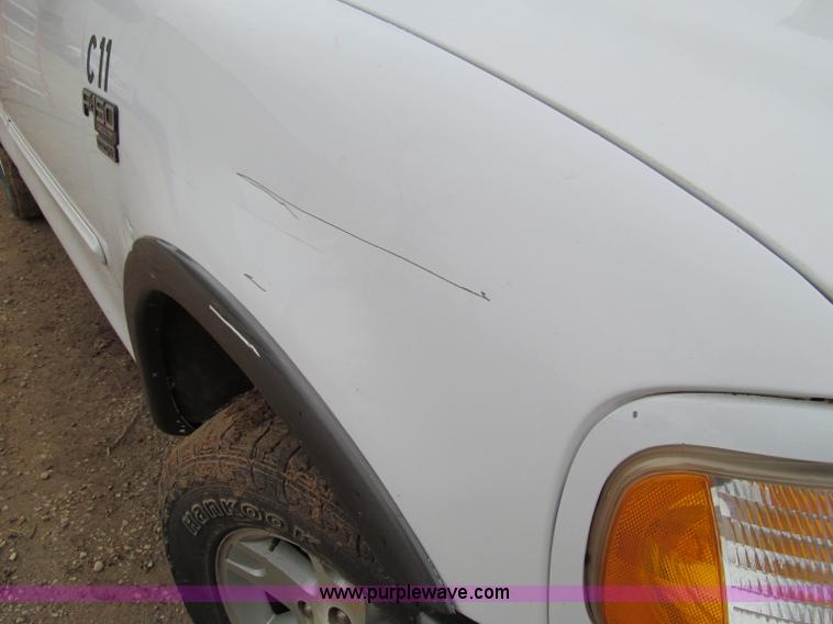 image for item D3050 2003 Ford F150 extended cab pickup