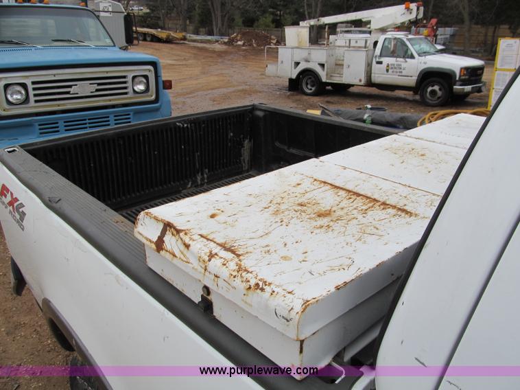 image for item D3050 2003 Ford F150 extended cab pickup