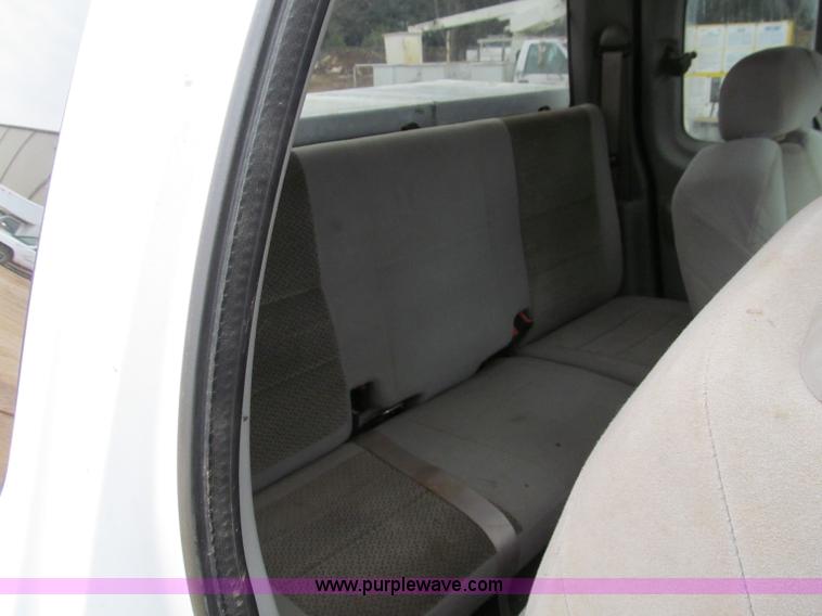 image for item D3050 2003 Ford F150 extended cab pickup