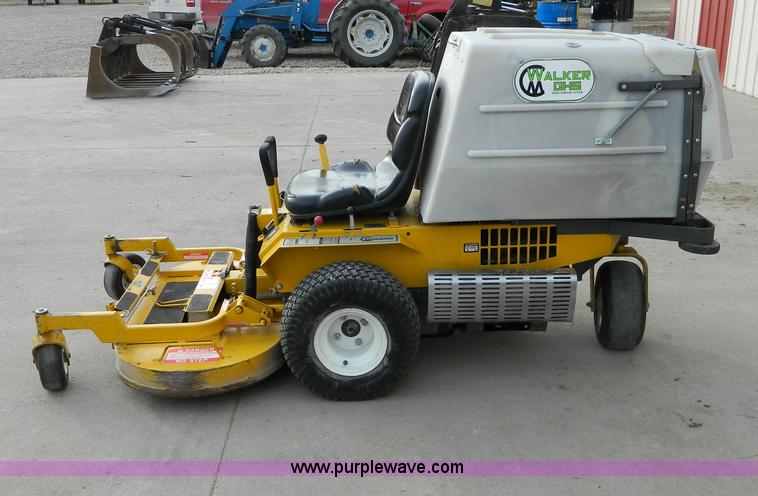 image for item D8723 Walker MCGHS lawn mower
