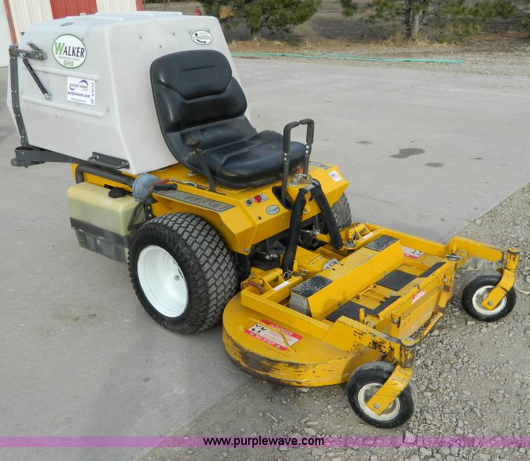 image for item D8724 Walker MCGHS lawn mower