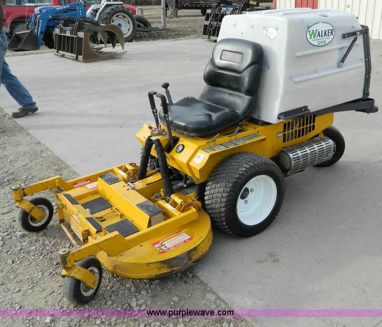 image for item D8724 Walker MCGHS lawn mower