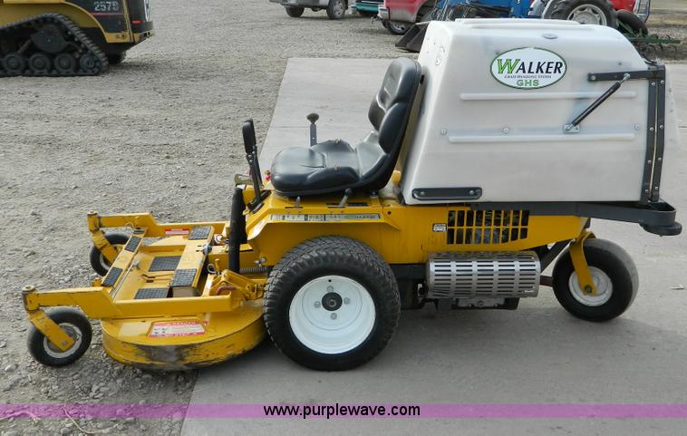 image for item D8724 Walker MCGHS lawn mower