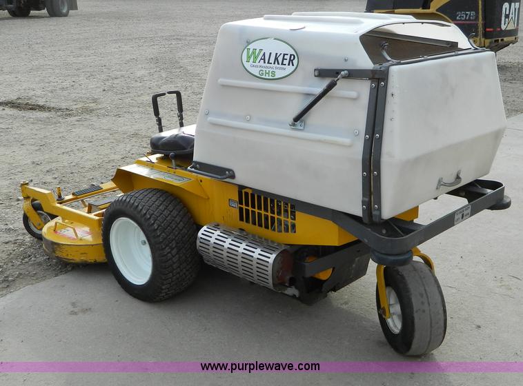 image for item D8724 Walker MCGHS lawn mower