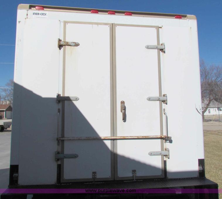 image for item D9138 2005 Chevrolet G3500 Express box van