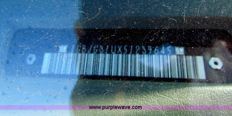 image for item D9138 2005 Chevrolet G3500 Express box van