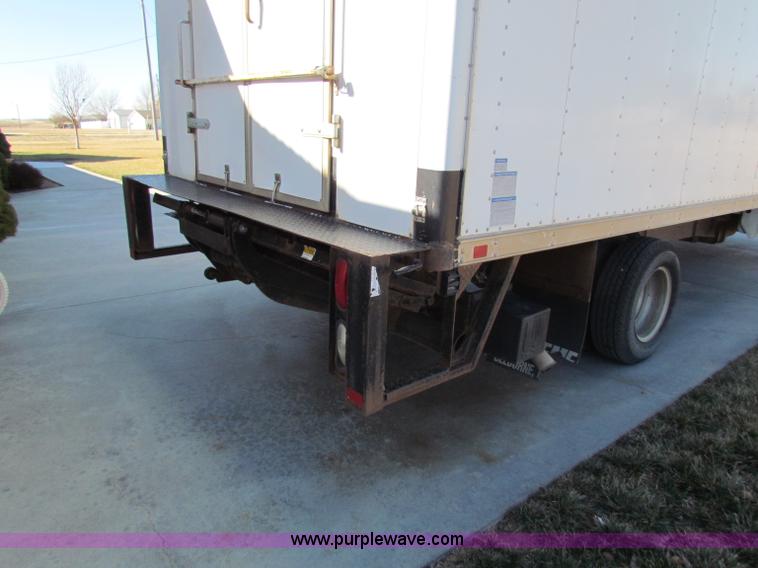 image for item D9138 2005 Chevrolet G3500 Express box van