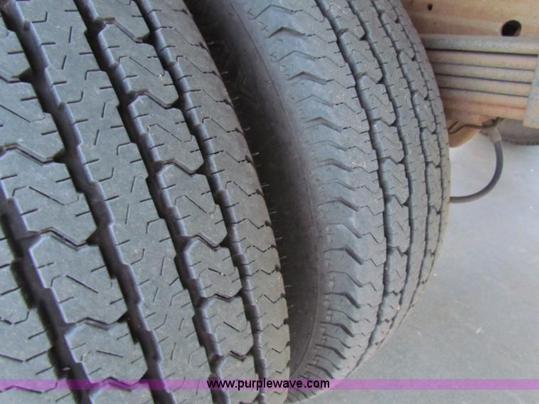 image for item D9138 2005 Chevrolet G3500 Express box van