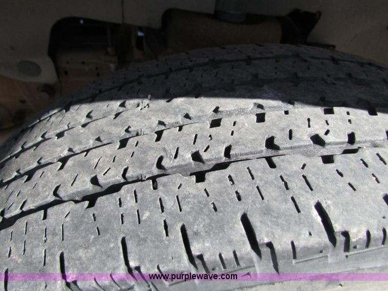 image for item D9138 2005 Chevrolet G3500 Express box van