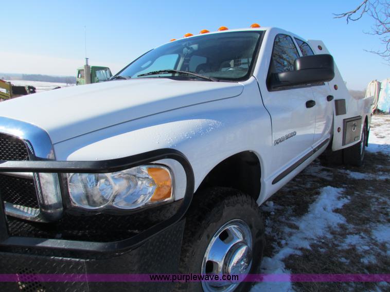 image for item I9535 2005 Dodge Ram 3500 Big Horn Edition quad cab pickup truck