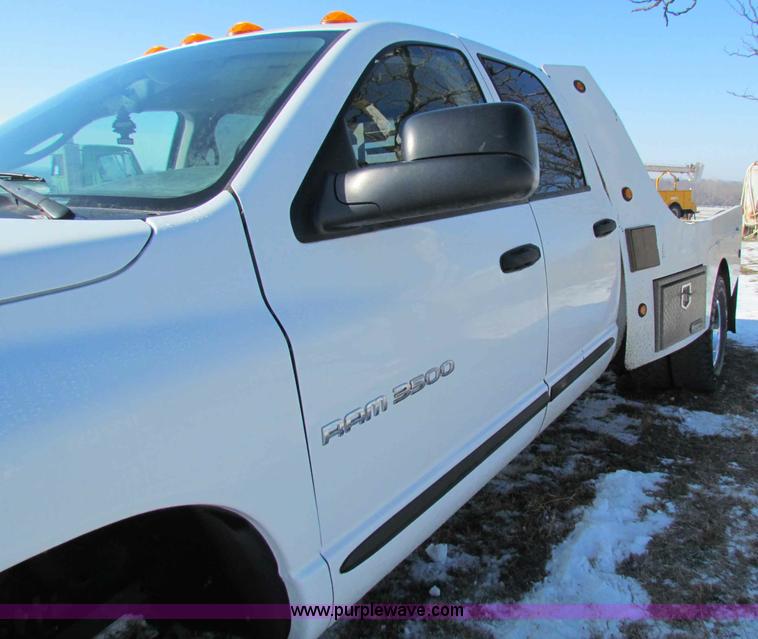 image for item I9535 2005 Dodge Ram 3500 Big Horn Edition quad cab pickup truck