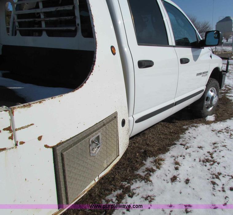 image for item I9535 2005 Dodge Ram 3500 Big Horn Edition quad cab pickup truck
