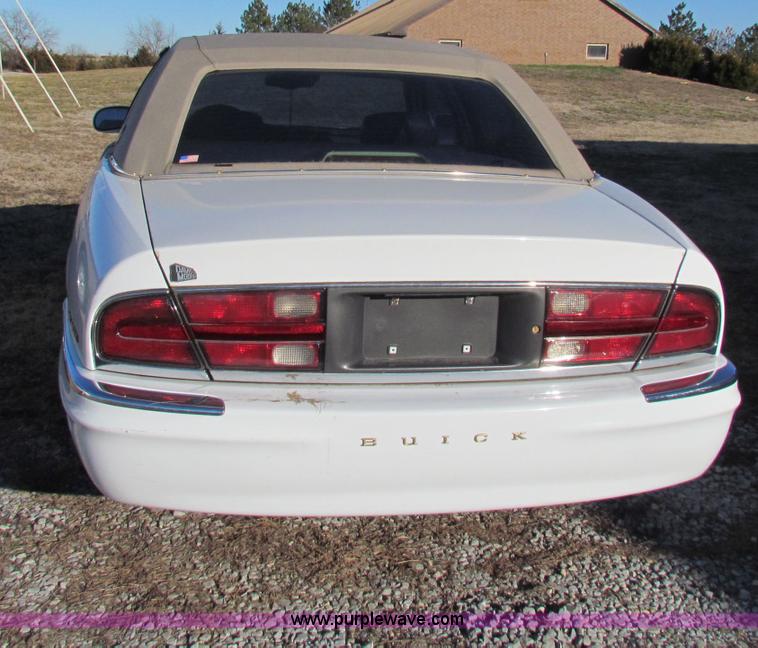 image for item I9668 1999 Buick Park Avenue