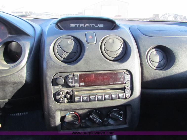 image for item I9670 2002 Dodge Stratus SE