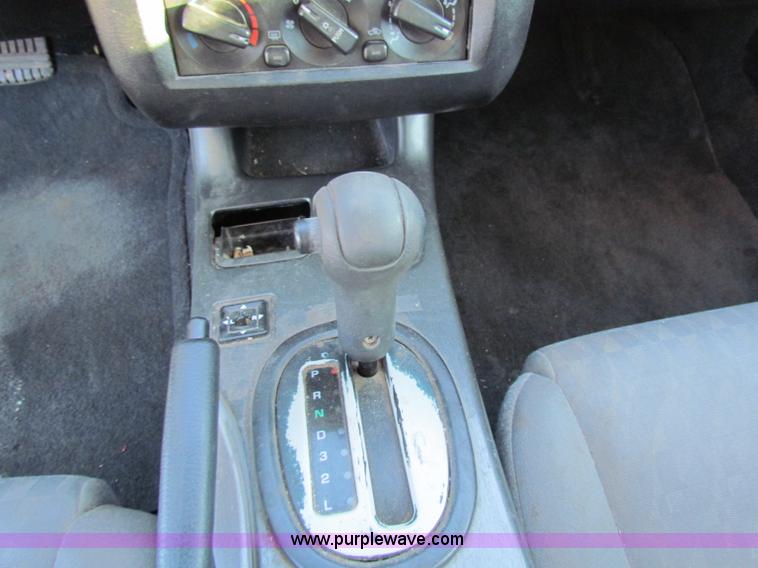 image for item I9670 2002 Dodge Stratus SE