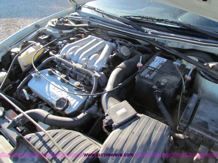 image for item I9670 2002 Dodge Stratus SE