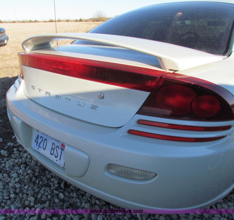 image for item I9670 2002 Dodge Stratus SE