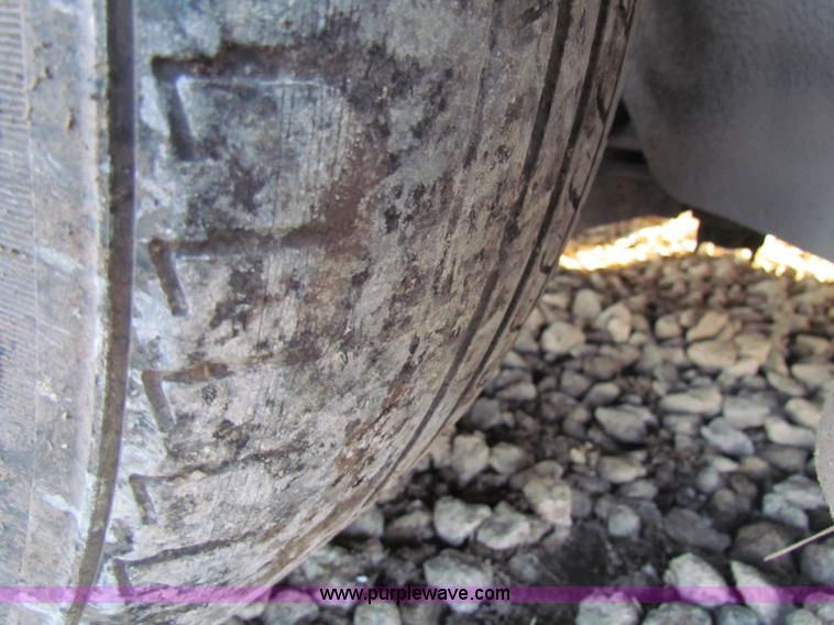 image for item I9670 2002 Dodge Stratus SE