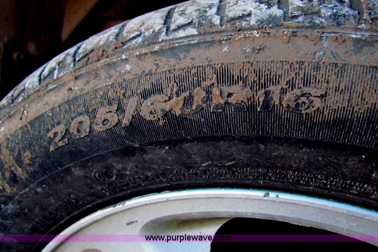 image for item I9670 2002 Dodge Stratus SE