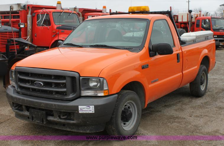 image for item A7151 2003 Ford F250 pickup truck