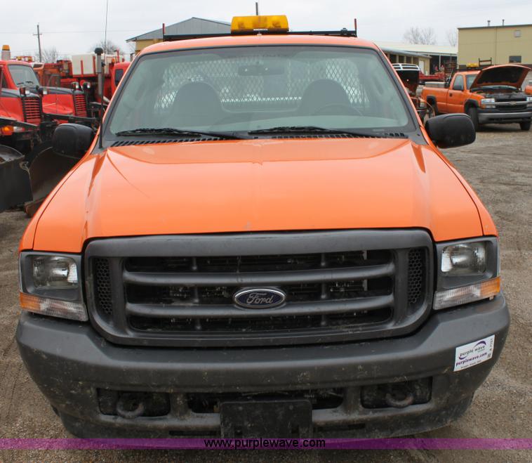 image for item A7151 2003 Ford F250 pickup truck