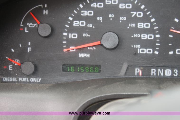 image for item A7151 2003 Ford F250 pickup truck