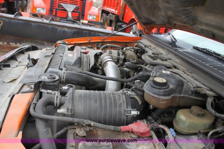 image for item A7151 2003 Ford F250 pickup truck