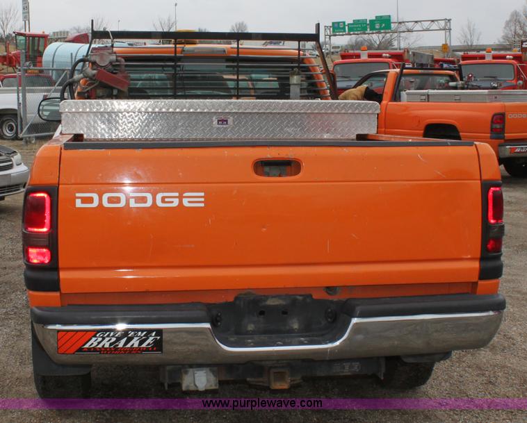 image for item A7152 2001 Dodge Ram 2500 pickup truck