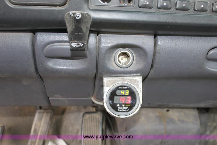 image for item A7152 2001 Dodge Ram 2500 pickup truck