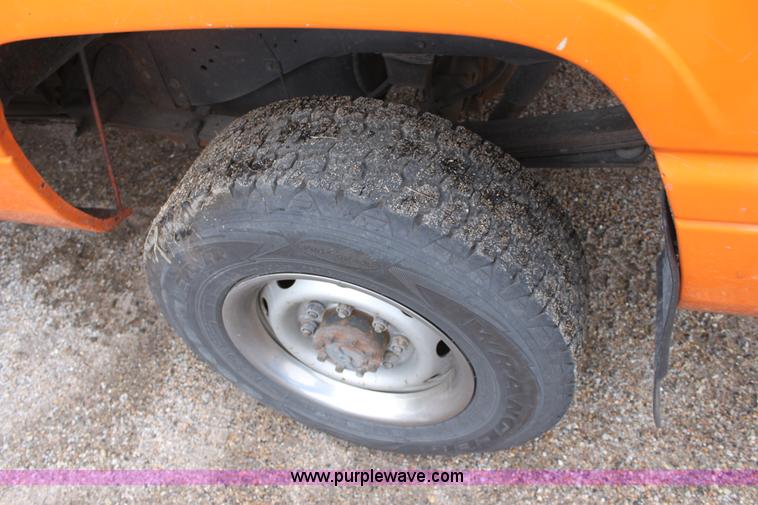 image for item A7152 2001 Dodge Ram 2500 pickup truck