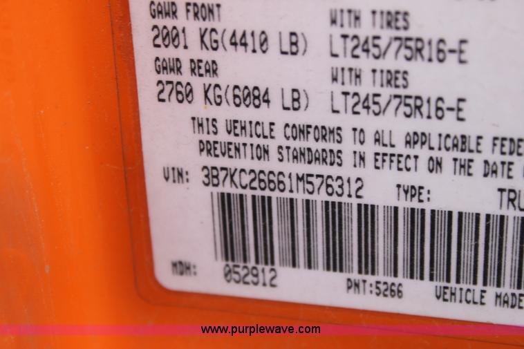 image for item A7152 2001 Dodge Ram 2500 pickup truck